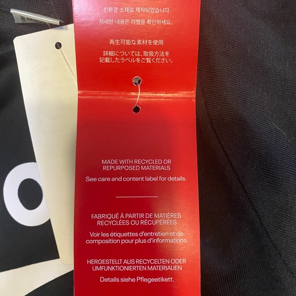 NWT Reebok Performance Tee. Woman’s. Black. Recycled material.Soft Light weight - Picture 5 of 9